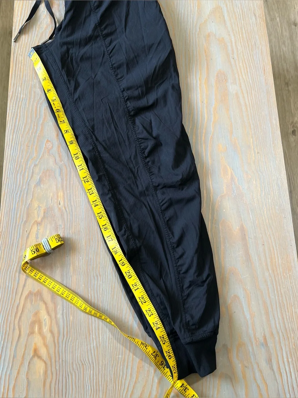 Lululemon dance studio mid rise jogger pant in black size 6
